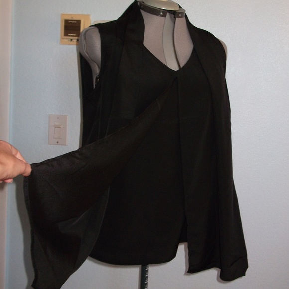 Larry Levine Tops - 🔥SALE🔥 Larry Levine Size L Black Layered Blouse